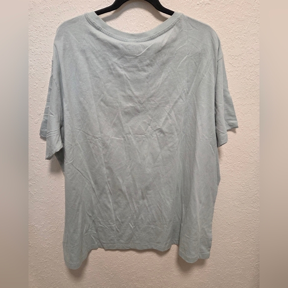 Modelo Graphic Tee - Picture 3 of 3